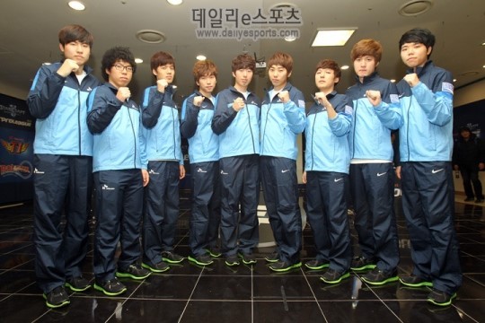 LPL夏季季后赛，TES被JDG让二追三，网友嘲讽：看起来是3-2，实际上5-0