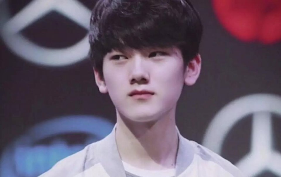 Zoom三杀格温全场乱剪 大哥两遭单杀炸线 乐言队1-0Uzi队