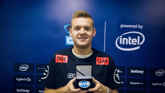 【LPL夏季赛】云开雾散，RNG 2-0 RW迎来夏季赛首胜